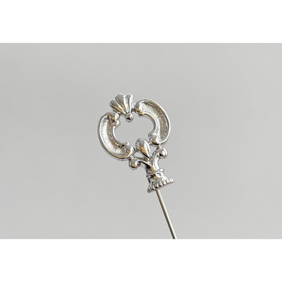 Avon Skeleton Key Silver Toned Classic Vintage Stick Pin | Hat Pin | Lapel Pin - Picture 1 of 7